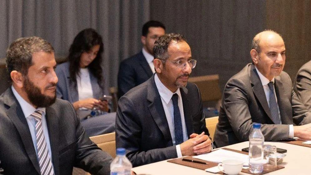 沙特阿拉伯工业和矿产资源部部长班德尔·拉耶夫与豪门国际官网锂业董事、总裁夏浚诚座谈